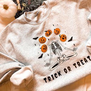 ✨NEW✨ Trendy Halloween Sweatshirt